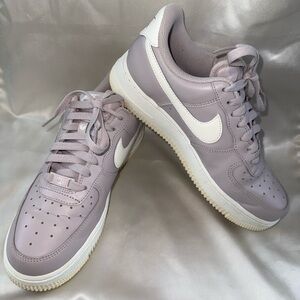 EXCELLENT CONDITION Nike Air Force One '07 Women's 8/ Men's 6.5